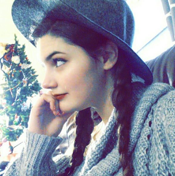 Ya Posher girl here, Sarafina - Picture 2 of 4